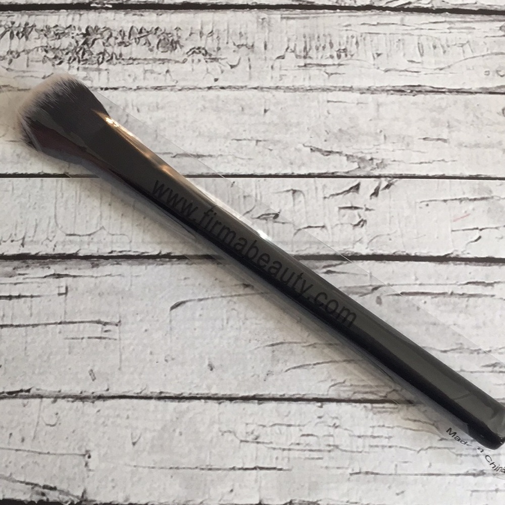 Firms Beauty Elite B 103 Angled Contour Brush NEW!